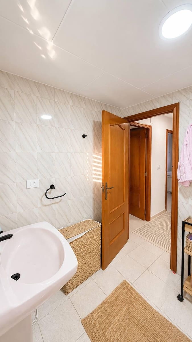 5 bedroom Townhouse for sale in Sueca - € 320,000 (Ref: 9986898)