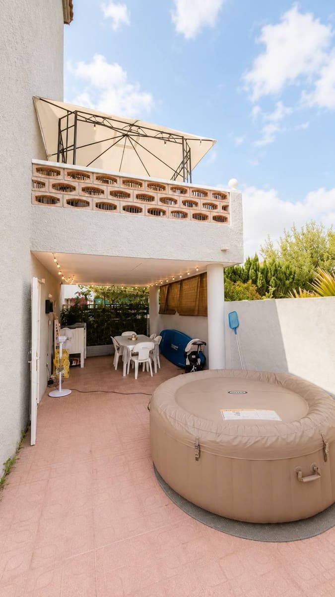 5 bedroom Townhouse for sale in Sueca - € 320,000 (Ref: 9986898)