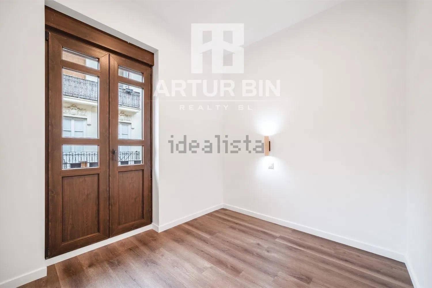 2 bedroom Flat for sale in Valencia city - € 420,000 (Ref: 9994281)