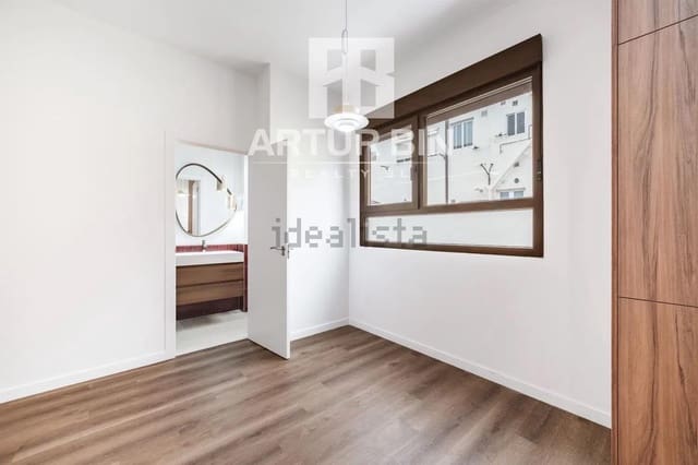2 bedroom Flat for sale in Russafa, Valencia city - € 420,000 (Ref: 9994281)