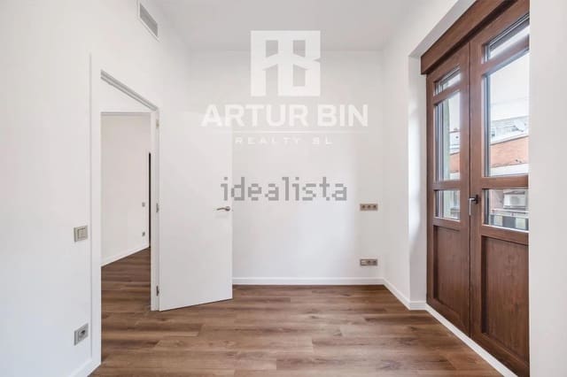 2 bedroom Flat for sale in Russafa, Valencia city - € 420,000 (Ref: 9994281)