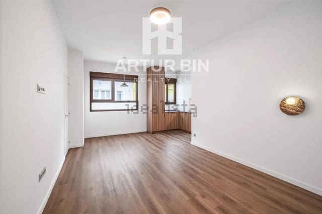 2 bedroom Flat for sale in Russafa, Valencia city - € 420,000 (Ref: 9994281)