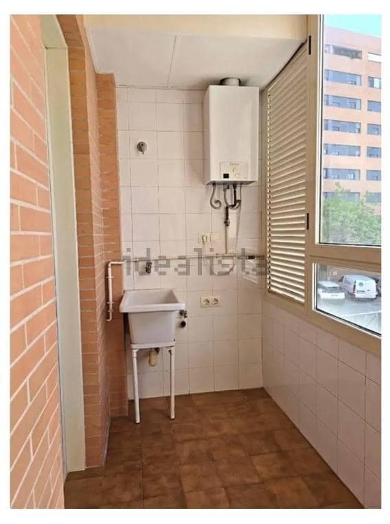 4 soverom Leilighet til leie i Valencia by med svømmebasseng garasje - € 1 900 (Ref: 9994282)