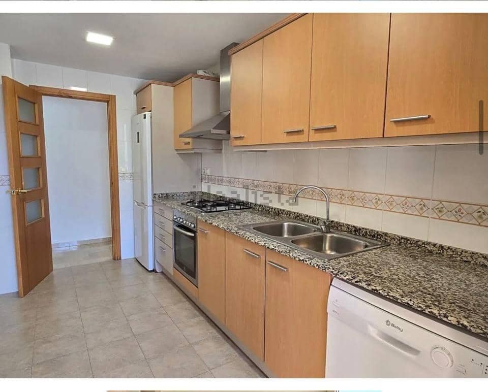 4 soverom Leilighet til leie i Valencia by med svømmebasseng garasje - € 1 900 (Ref: 9994282)