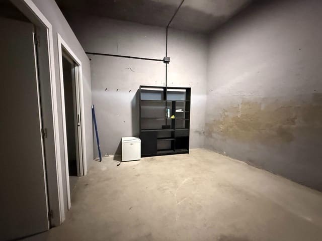 Erhverv til leje i El Pilar, Valencia by - € 800 (Ref: 9995805)