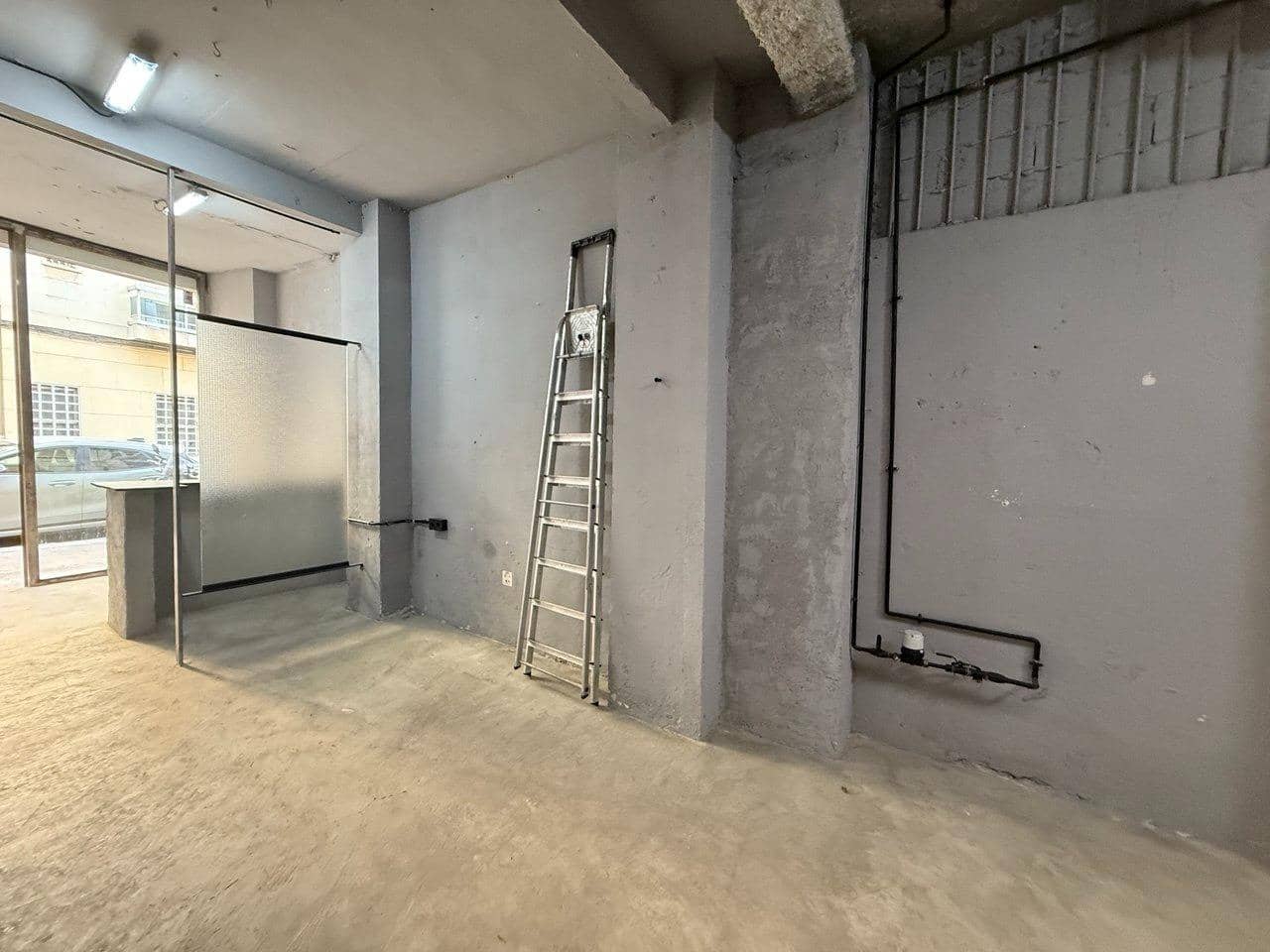 Erhverv til leje i Valencia by - € 800 (Ref: 9995805)