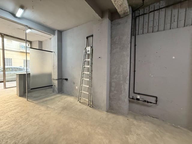 Erhverv til leje i El Pilar, Valencia by - € 800 (Ref: 9995805)