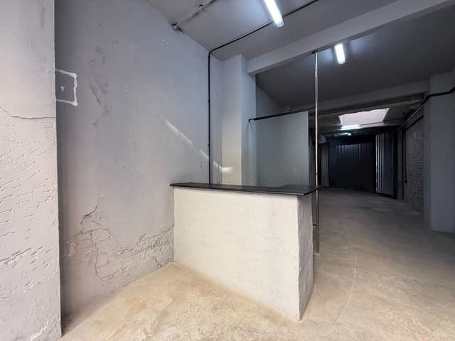 Erhverv til leje i El Pilar, Valencia by - € 800 (Ref: 9995805)