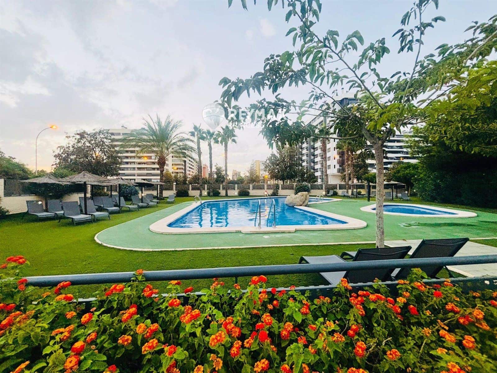 1 soveværelse Lejlighed til salg i Alicante by med swimmingpool - € 309.000 (Ref: 8800001)