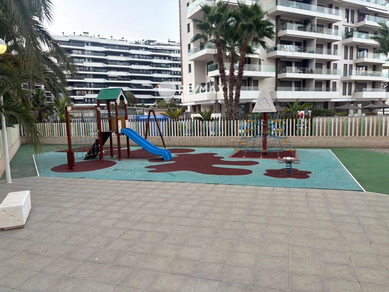 1 bedroom Flat for sale in Alicante / Alacant city with pool - € 309,000 (Ref: 8800001)