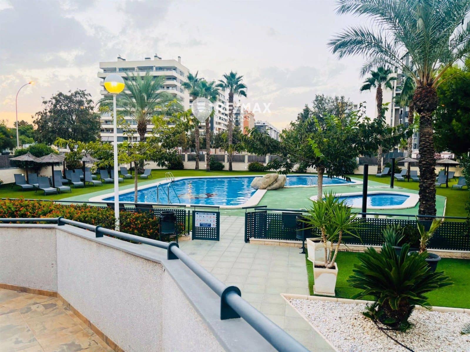 1 bedroom Flat for sale in Alicante / Alacant city with pool - € 309,000 (Ref: 8800001)