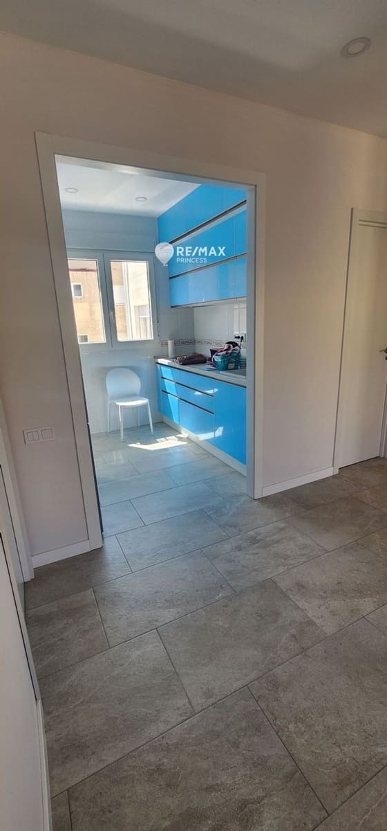 3 soveværelse Lejlighed til salg i Alicante by - € 260.000 (Ref: 8990154)