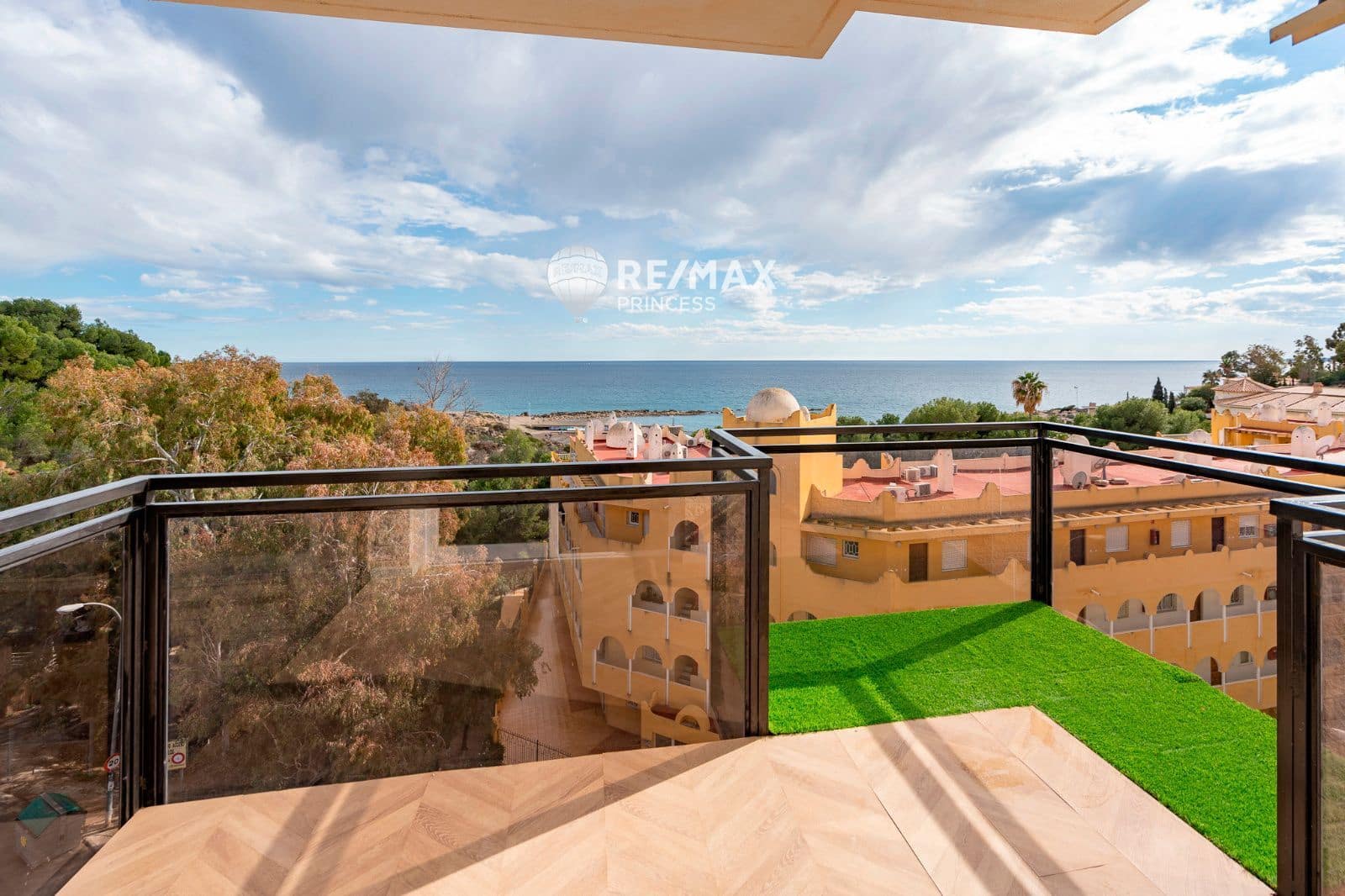 2 soveværelse Penthouse til salg i El Campello med garage - € 299.000 (Ref: 9012254)