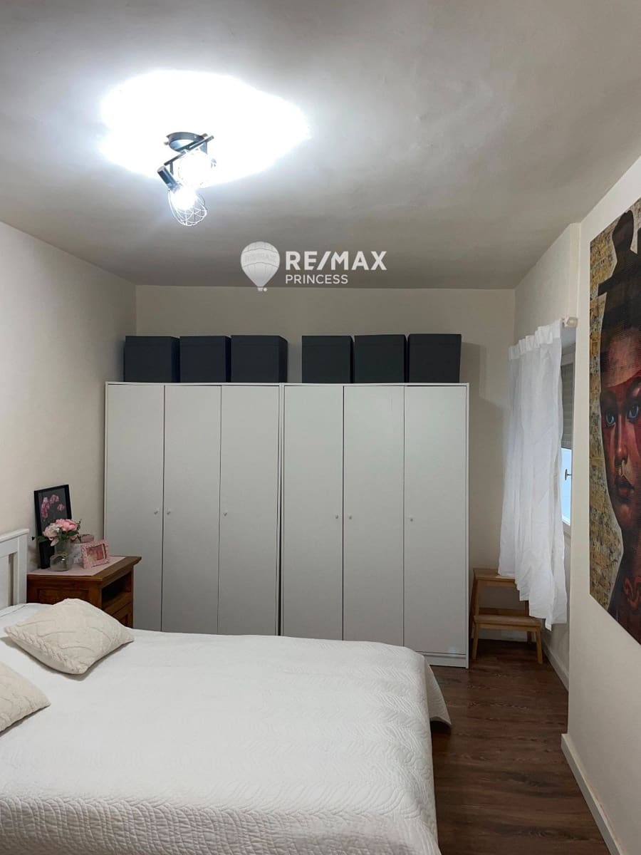 4 bedroom Flat for sale in Alicante / Alacant city - € 196,000 (Ref: 9074236)