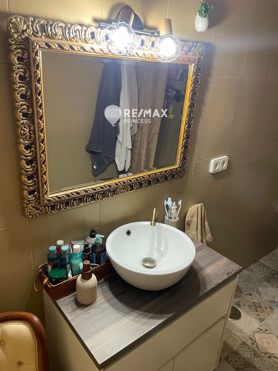 4 bedroom Flat for sale in Alicante / Alacant city - € 196,000 (Ref: 9074236)