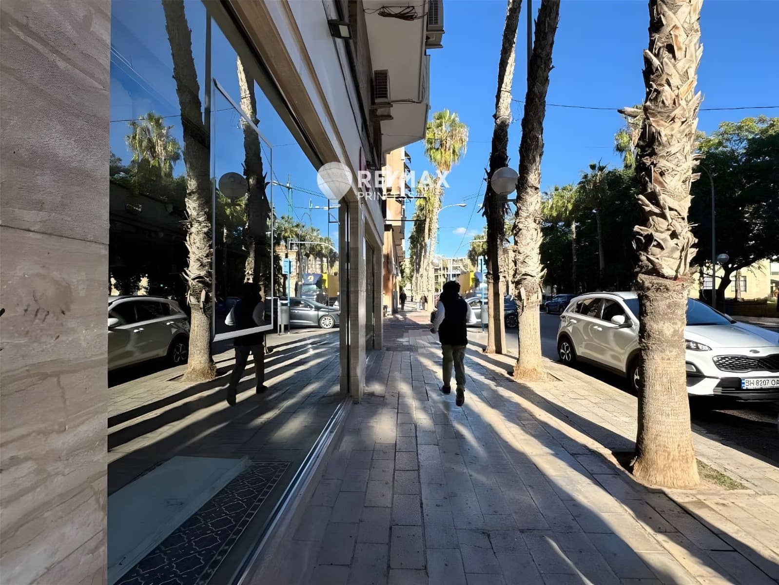 Commercial for sale in Alicante / Alacant city - € 430,000 (Ref: 9074241)