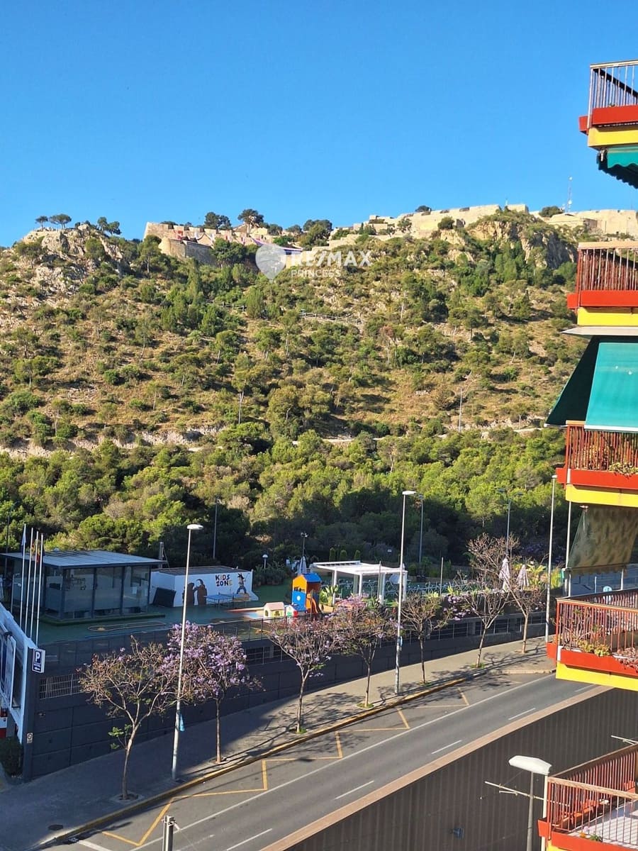 2 makuuhuone Asunto myytävänä paikassa Alicante kaupunki mukana 
autotalli - 299 000 € (Ref: 9142348)