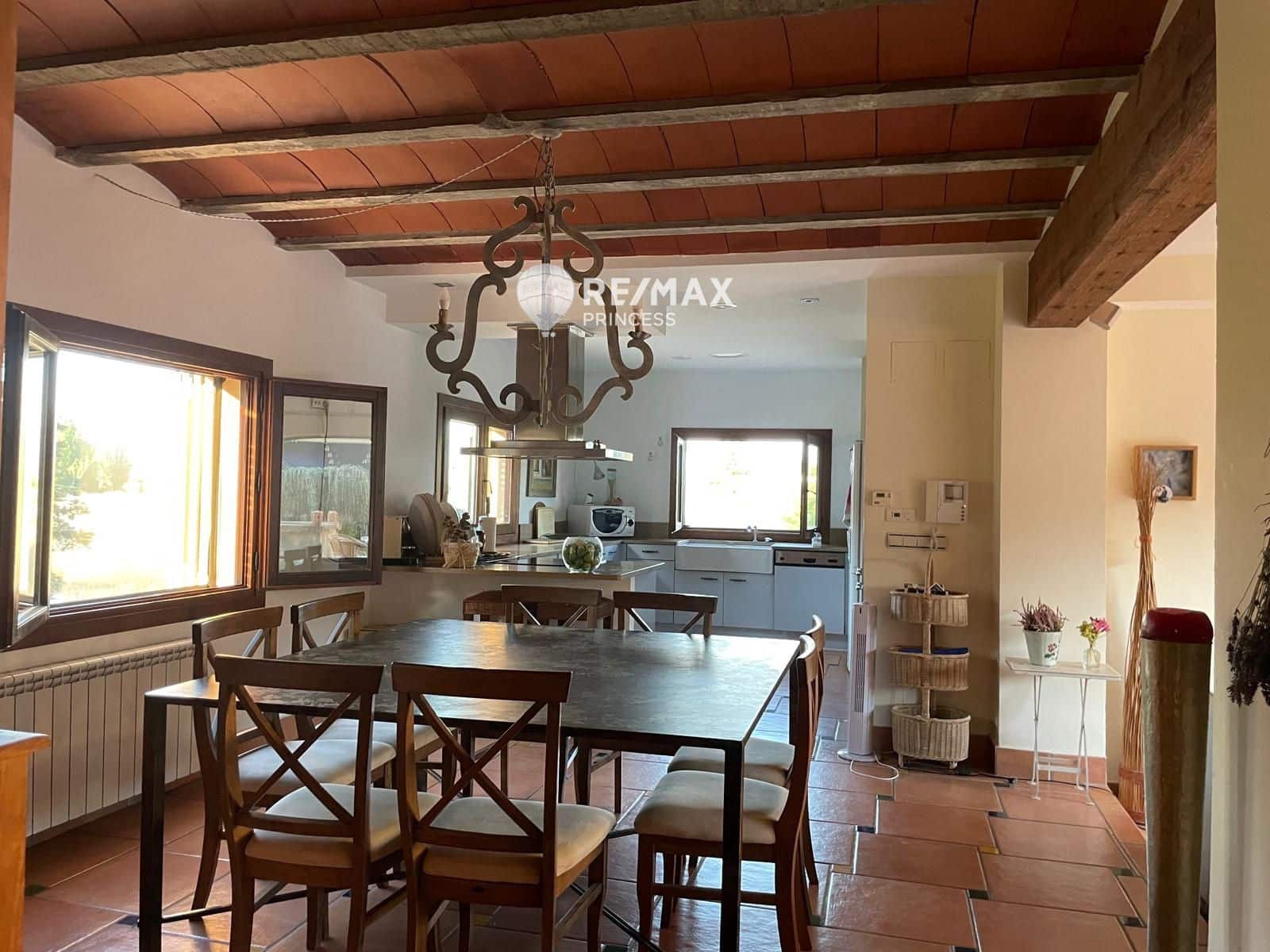 4 soveværelse Villa til leje i Castalla - € 2.500 (Ref: 9164715)