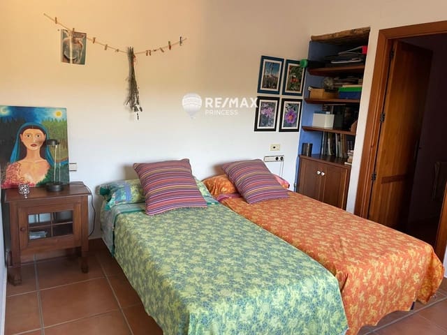 4 bedroom Villa for rent in Castalla - € 2,500 (Ref: 9164715)