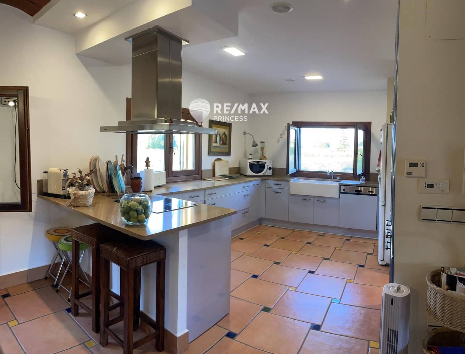 4 soveværelse Villa til leje i Castalla - € 2.500 (Ref: 9164715)