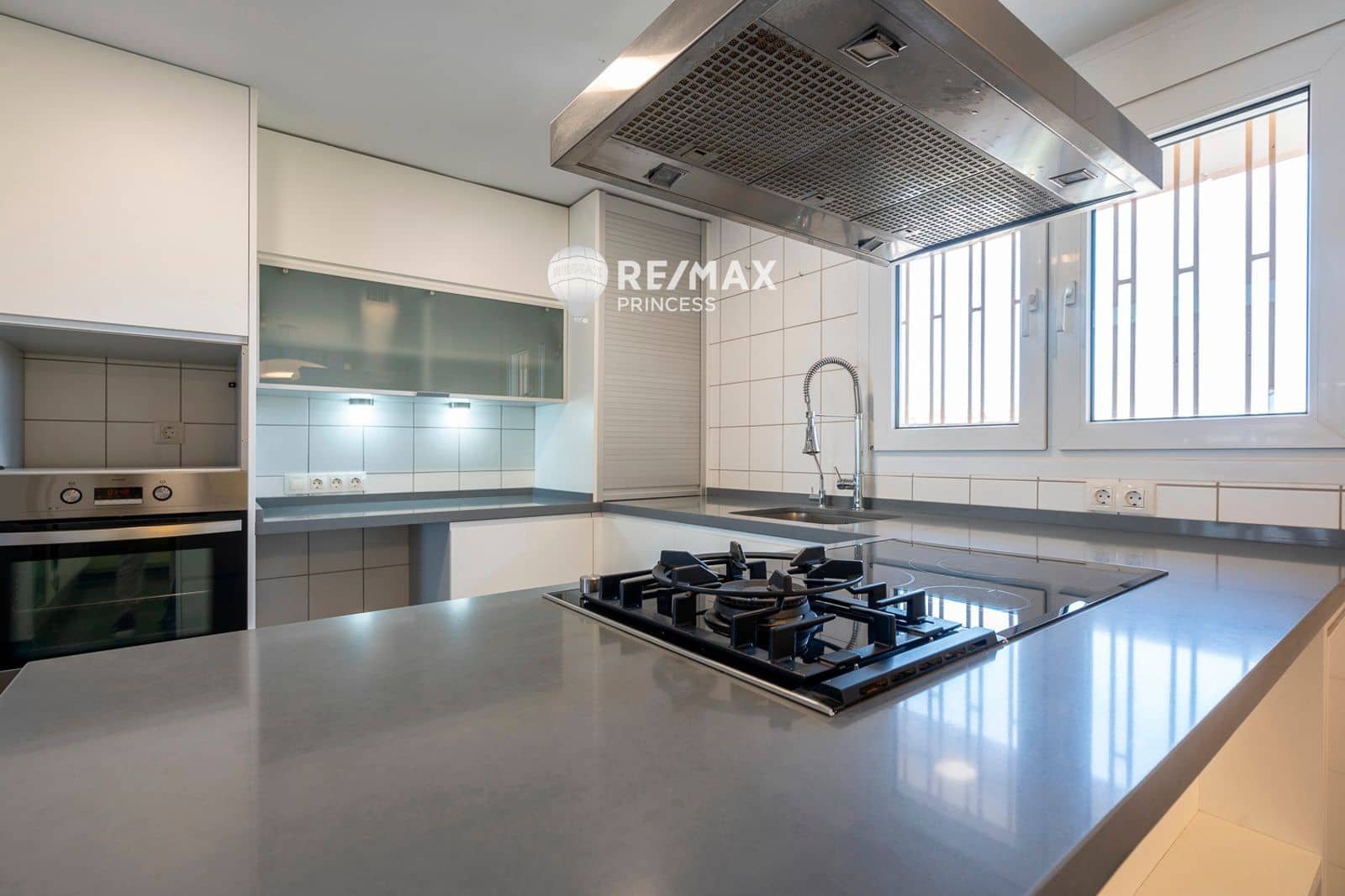 4 soverom Leilighet til salgs i Cabo de las Huertas med svømmebasseng garasje - € 785 000 (Ref: 9164716)