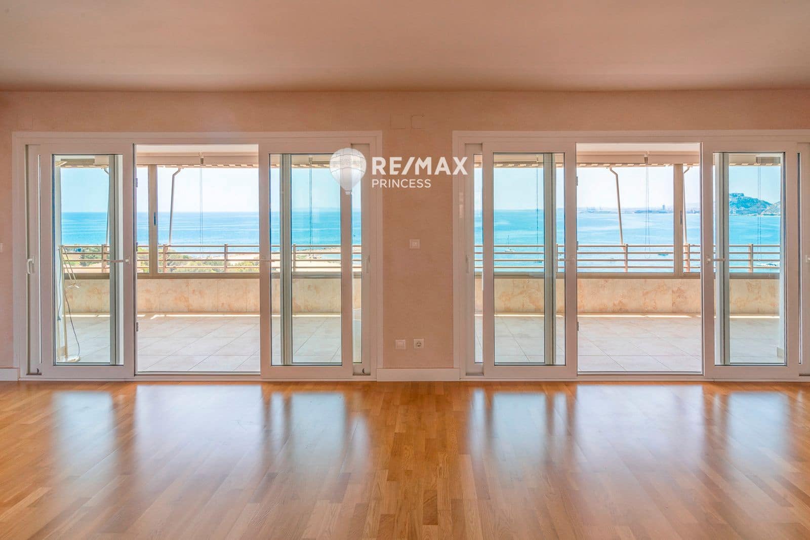 4 soverom Leilighet til salgs i Cabo de las Huertas med svømmebasseng garasje - € 785 000 (Ref: 9164716)