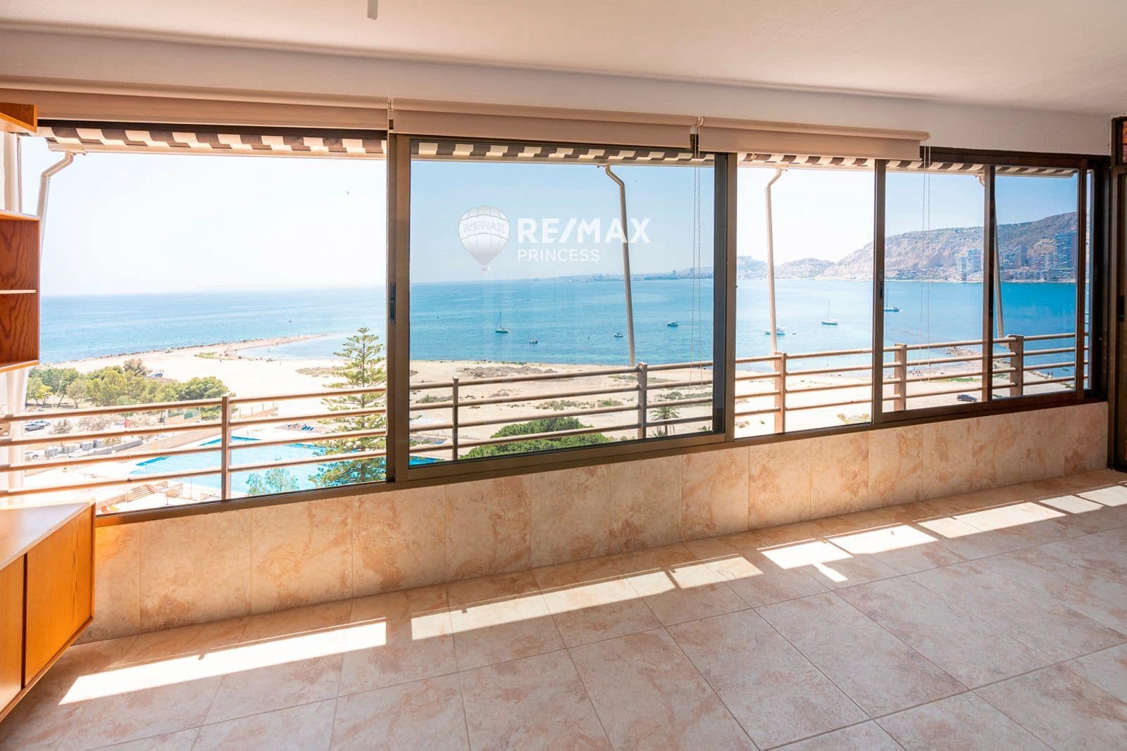 4 soverom Leilighet til salgs i Cabo de las Huertas med svømmebasseng garasje - € 785 000 (Ref: 9164716)