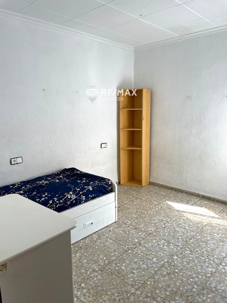 3 soveværelse Lejlighed til salg i Alicante by - € 119.000 (Ref: 9181501)