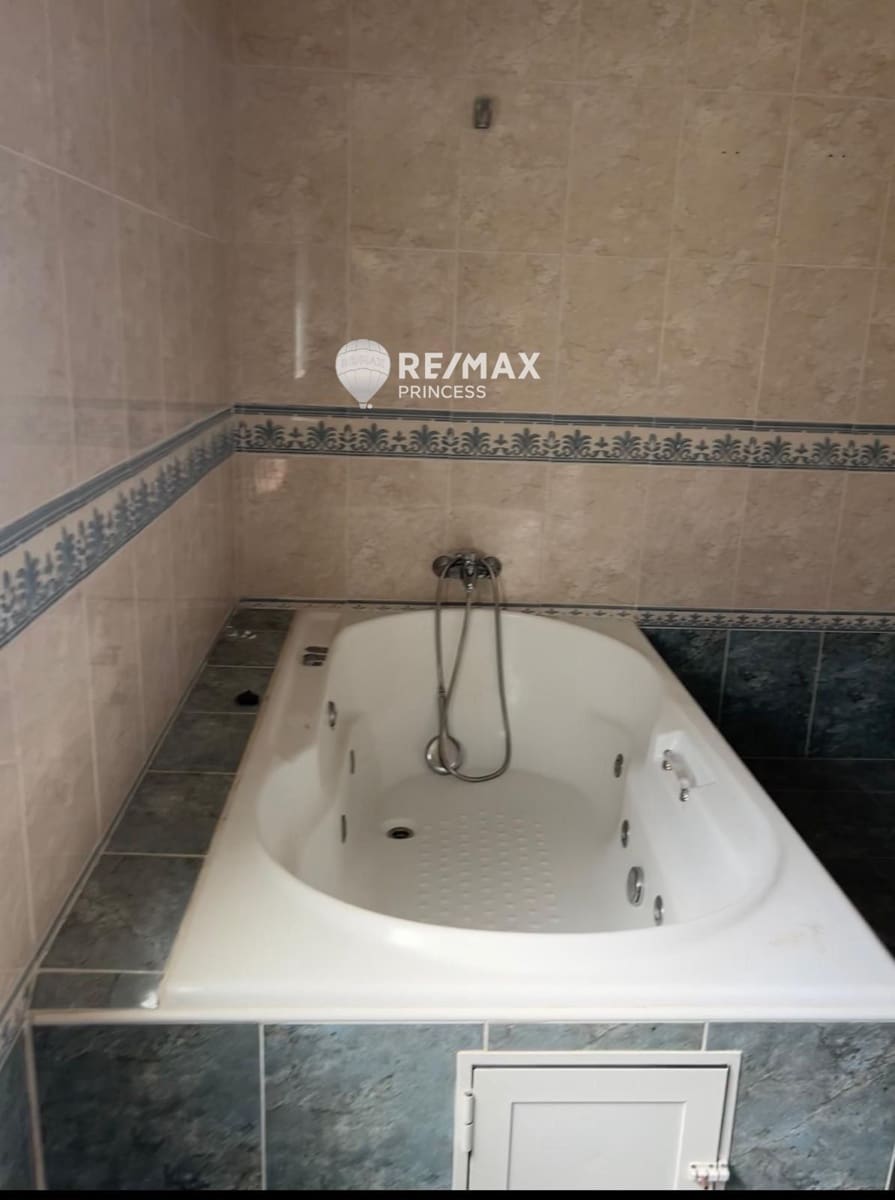 Villa til salg i Alicante by - € 879.900 (Ref: 9196813)