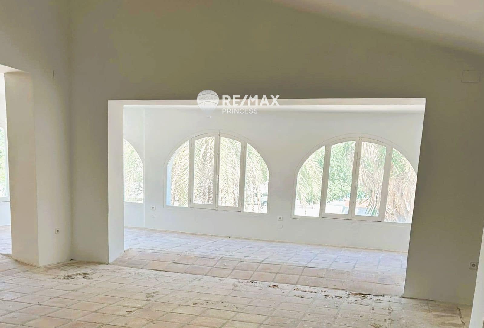 Villa til salg i Alicante by - € 879.900 (Ref: 9196813)