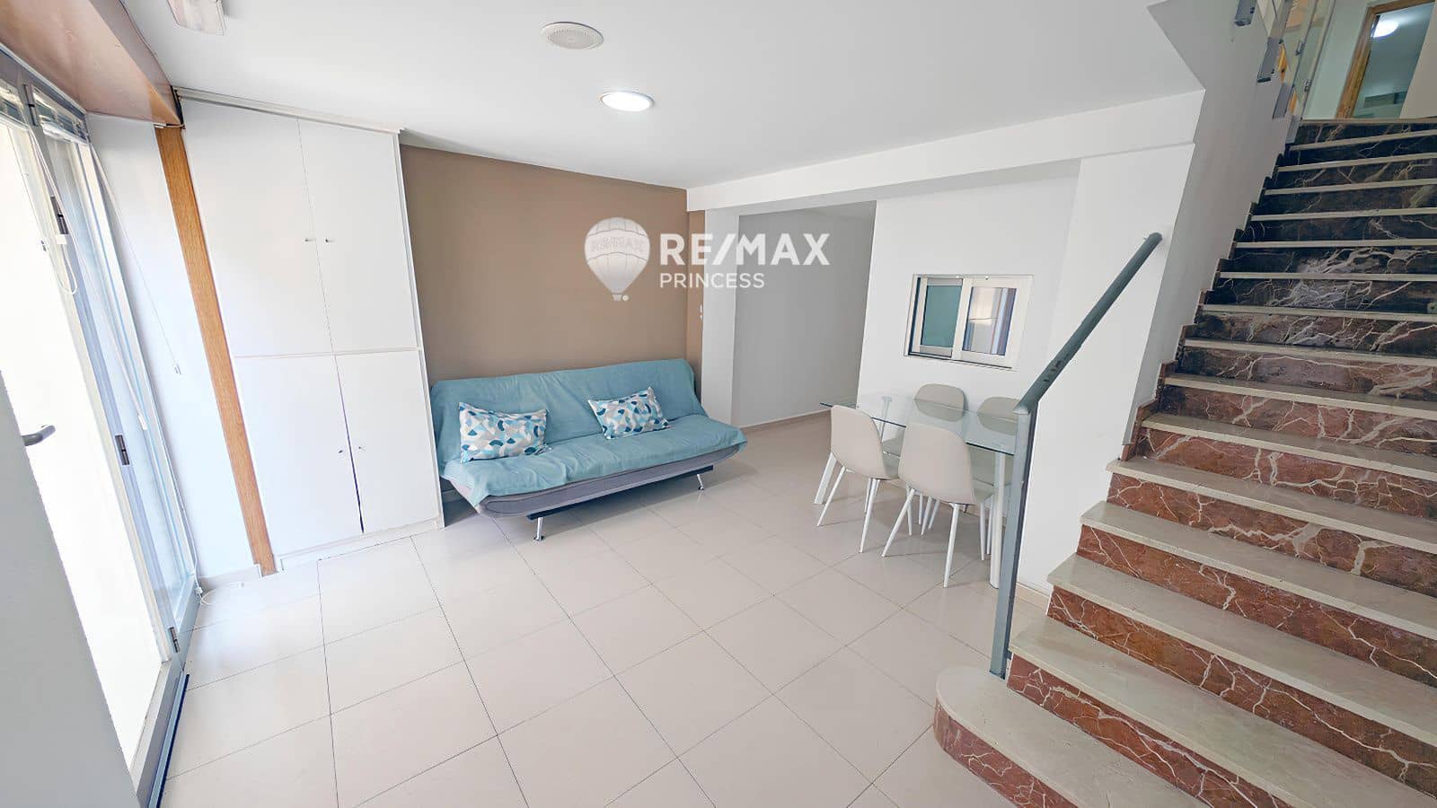 6 bedroom Flat for sale in Alicante / Alacant city - € 205,000 (Ref: 9234839)