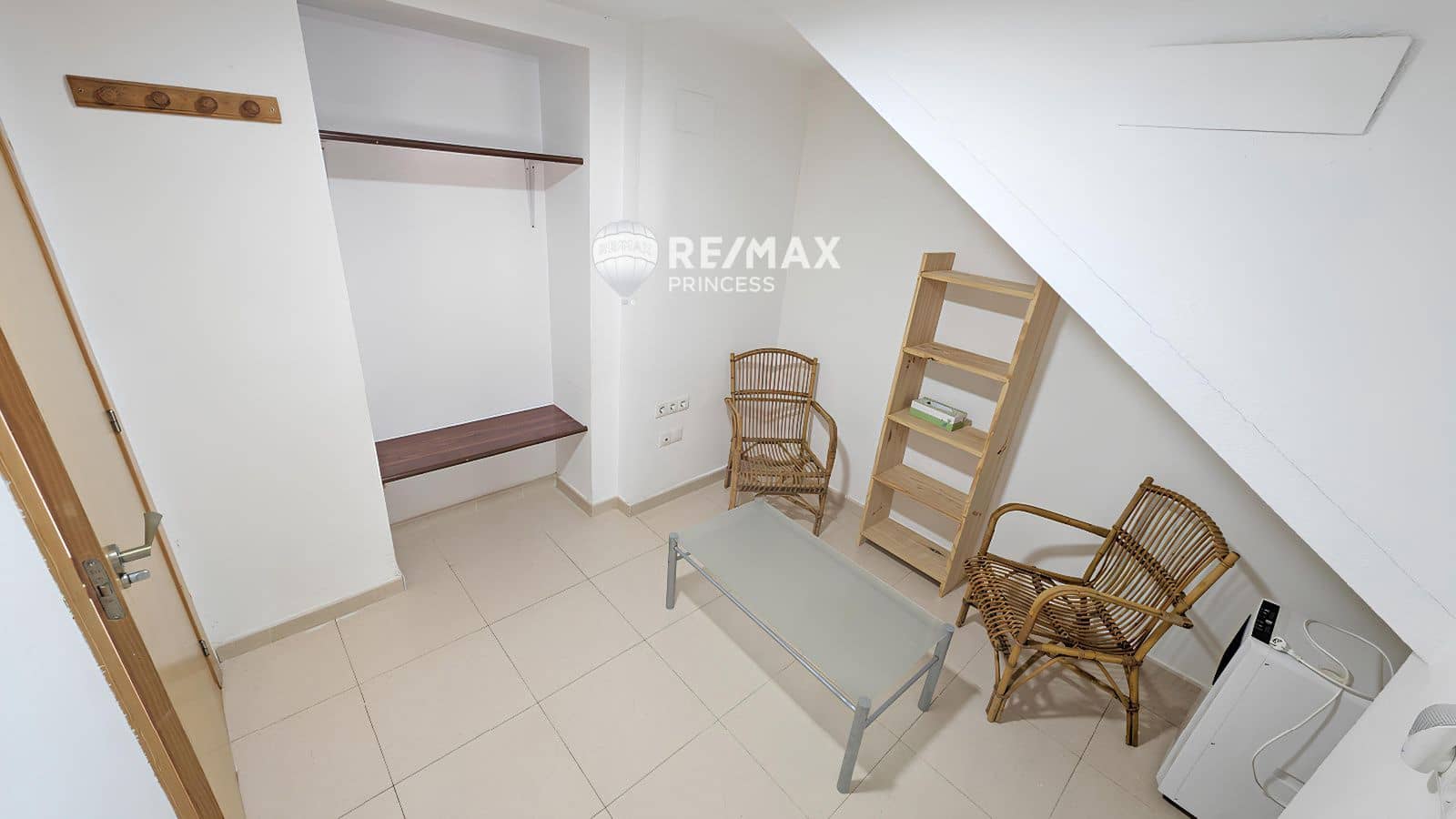 6 bedroom Flat for sale in Alicante / Alacant city - € 205,000 (Ref: 9234839)