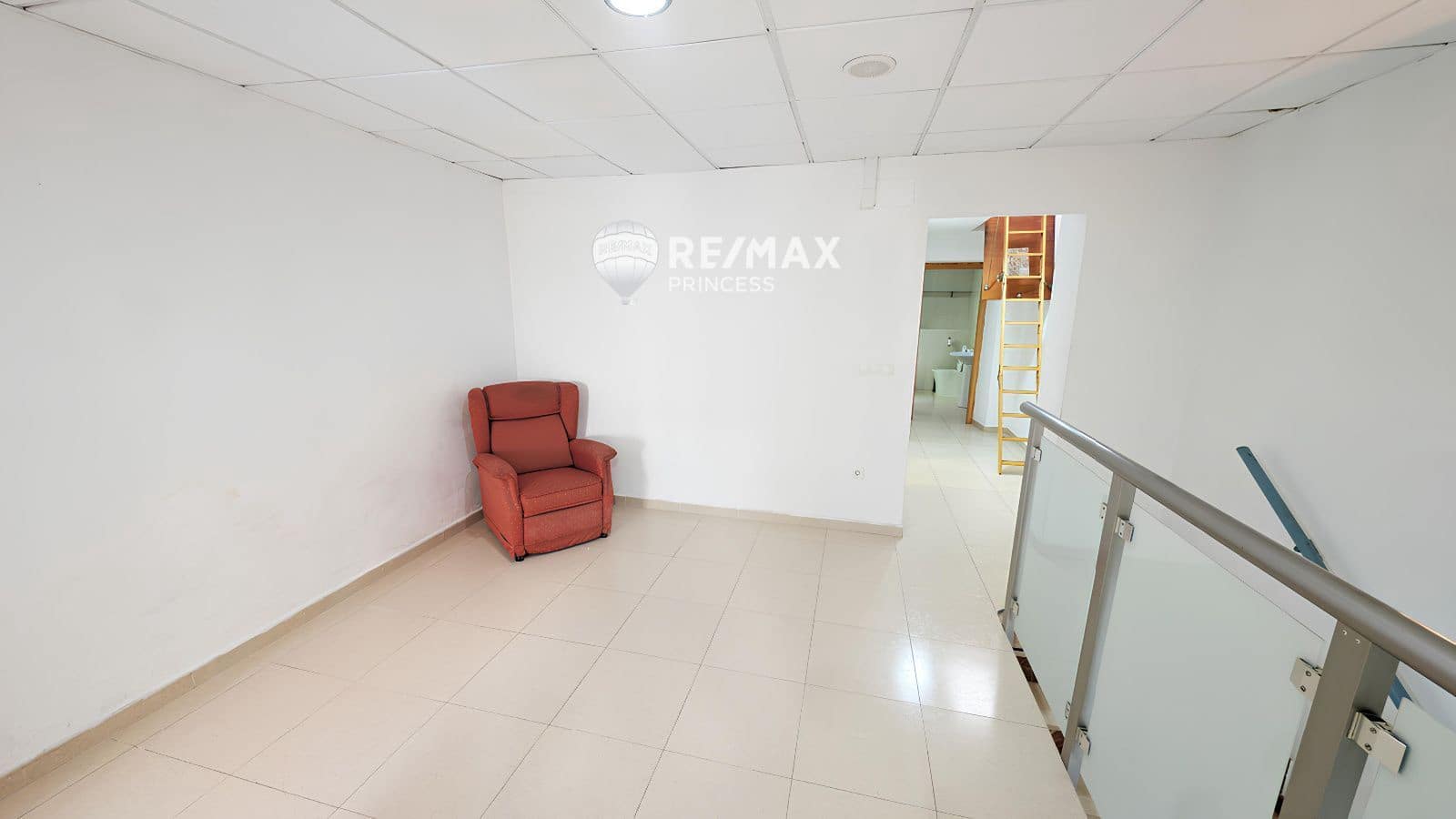 6 bedroom Flat for sale in Alicante / Alacant city - € 205,000 (Ref: 9234839)