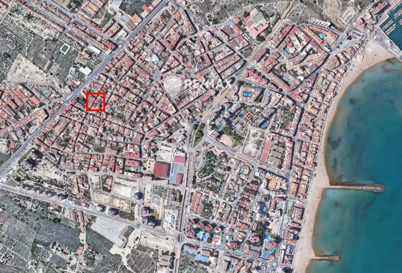 6 bedroom Flat for sale in Alicante / Alacant city - € 205,000 (Ref: 9234839)