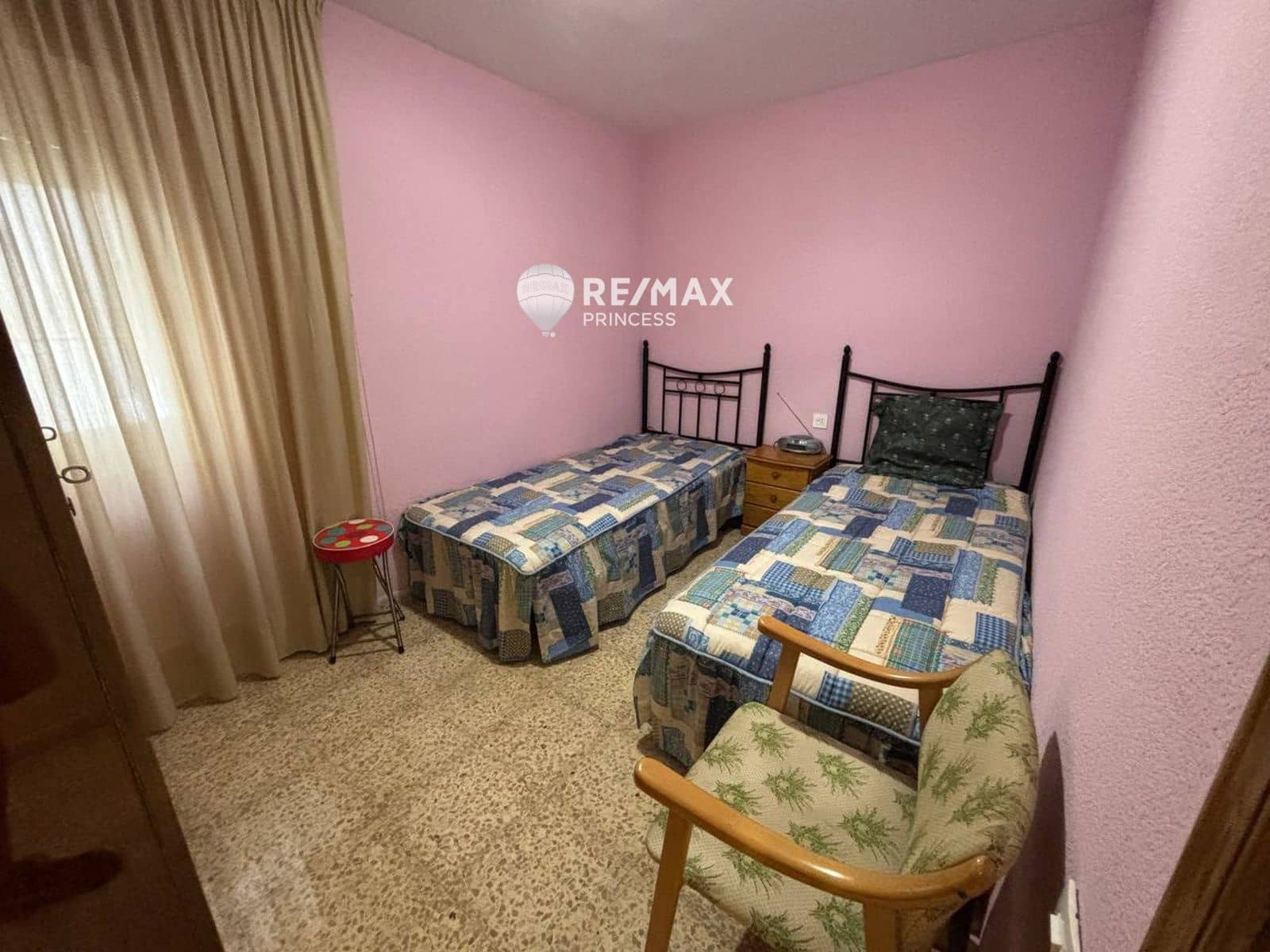 4 bedroom Flat for sale in Alicante / Alacant city with garage - € 229,900 (Ref: 9283114)