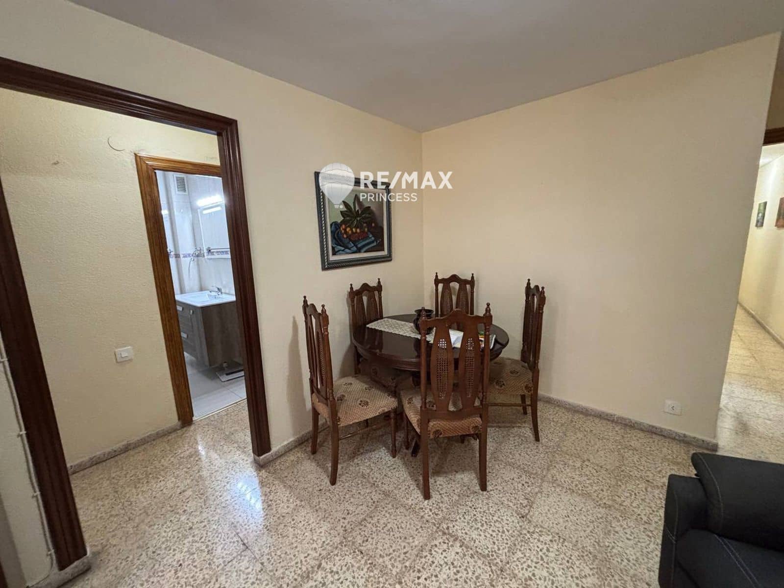 4 bedroom Flat for sale in Alicante / Alacant city with garage - € 229,900 (Ref: 9283114)