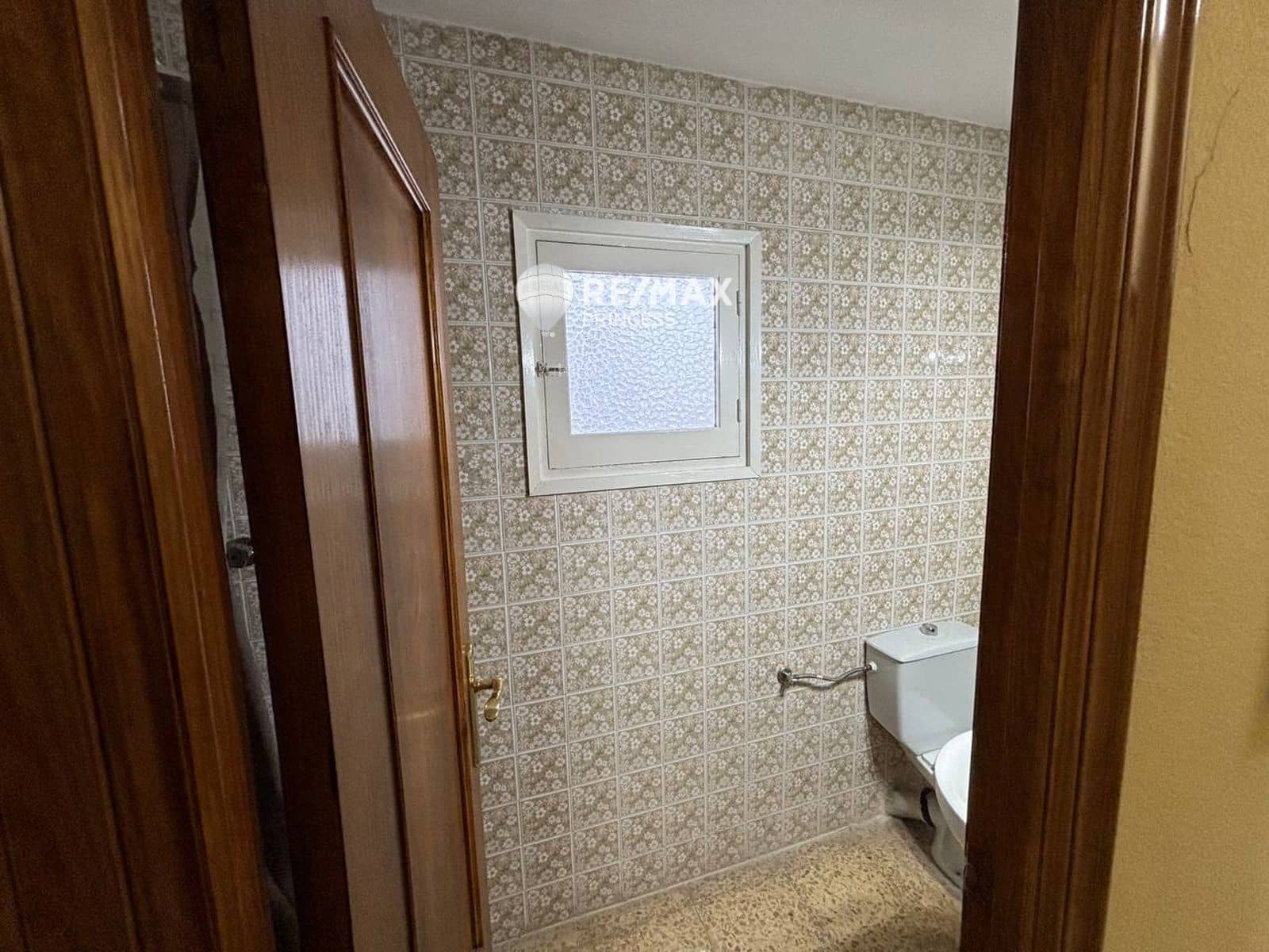 4 bedroom Flat for sale in Alicante / Alacant city with garage - € 229,900 (Ref: 9283114)