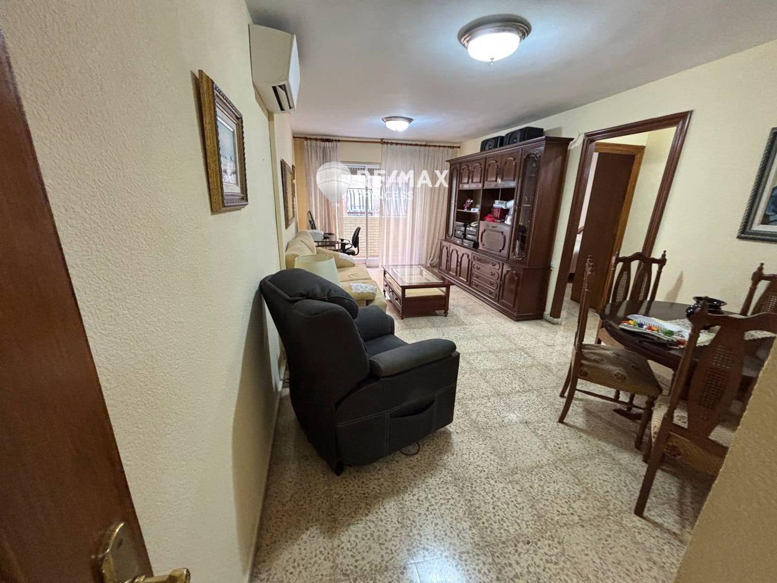 4 bedroom Flat for sale in Alicante / Alacant city with garage - € 229,900 (Ref: 9283114)