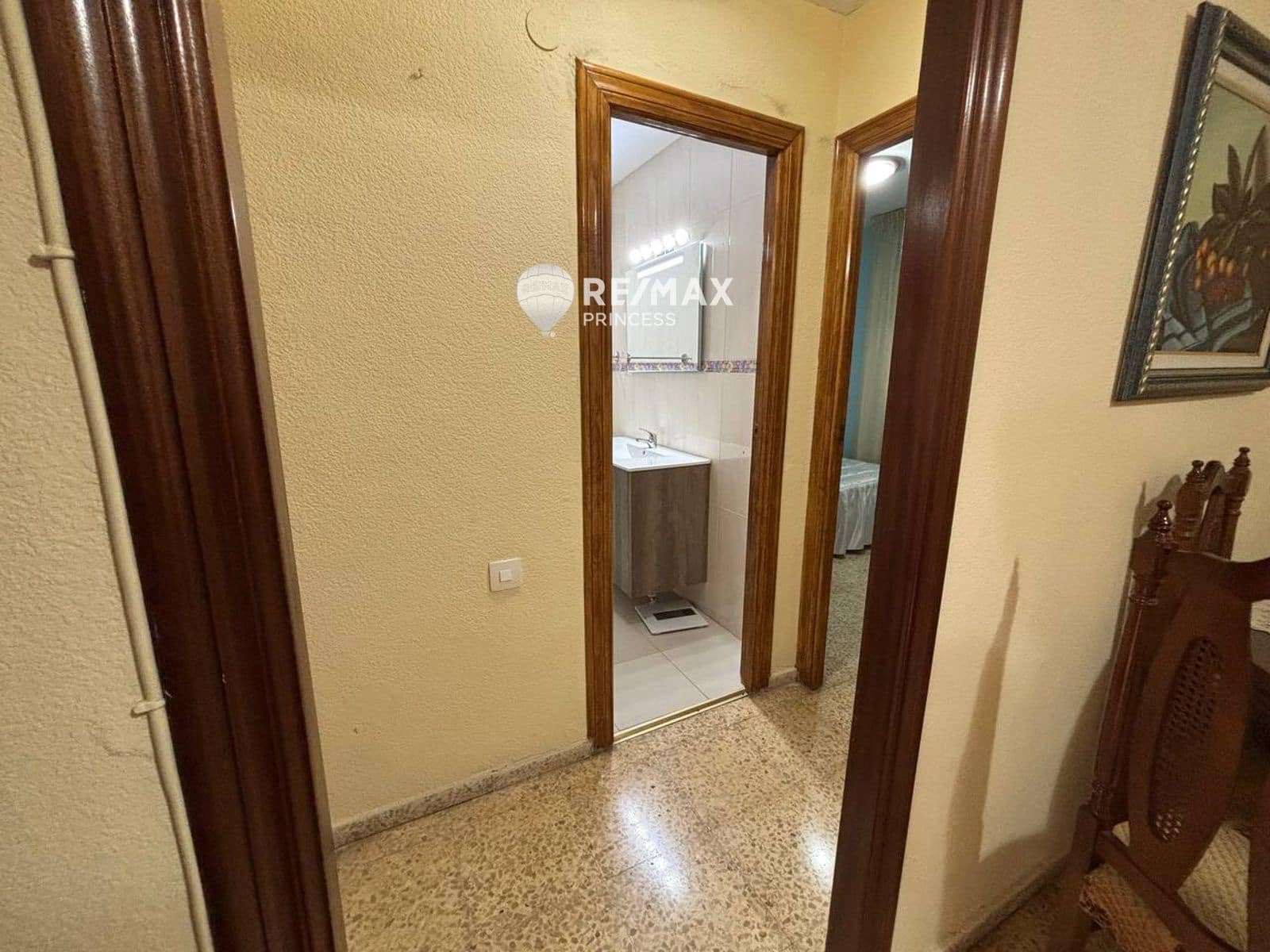 4 bedroom Flat for sale in Alicante / Alacant city with garage - € 229,900 (Ref: 9283114)