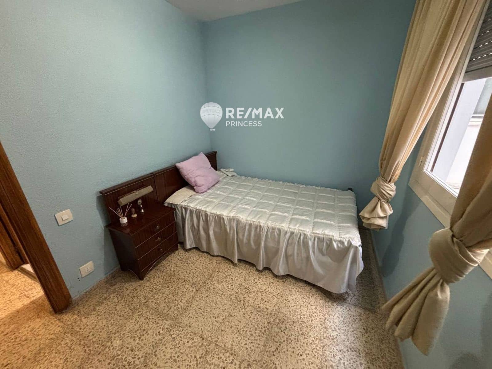 4 bedroom Flat for sale in Alicante / Alacant city with garage - € 229,900 (Ref: 9283114)