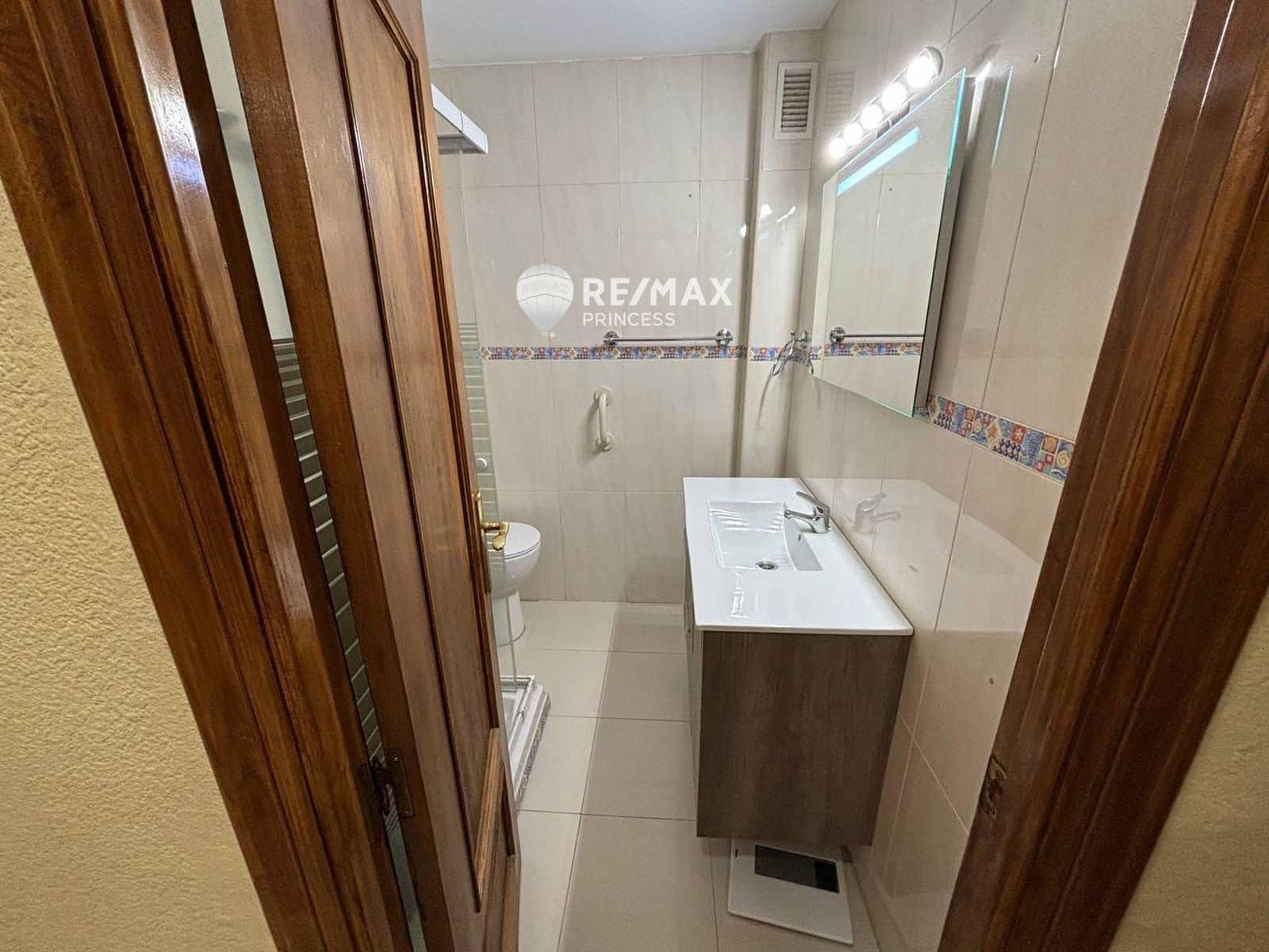 4 bedroom Flat for sale in Alicante / Alacant city with garage - € 229,900 (Ref: 9283114)