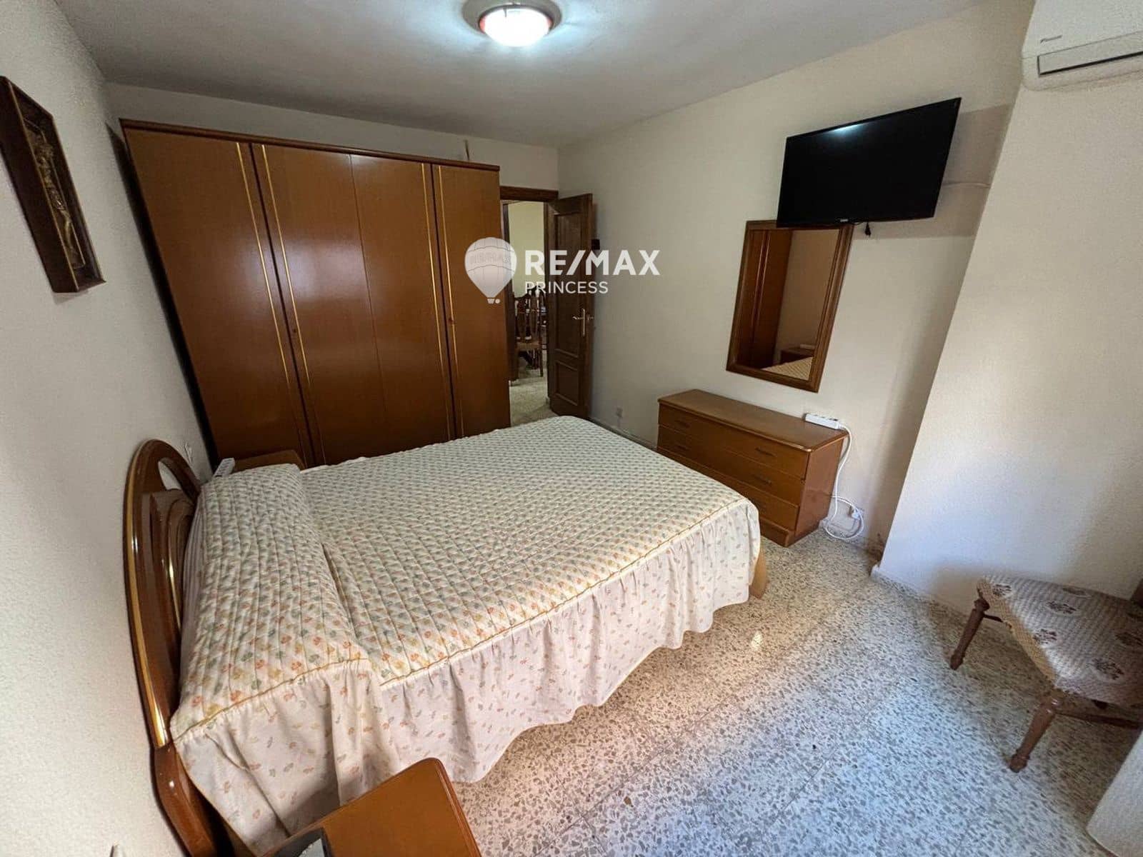 4 bedroom Flat for sale in Alicante / Alacant city with garage - € 229,900 (Ref: 9283114)