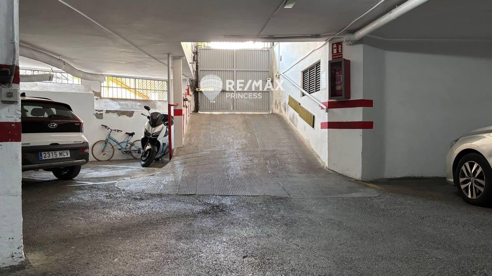 4 bedroom Flat for sale in Alicante / Alacant city with garage - € 229,900 (Ref: 9283114)