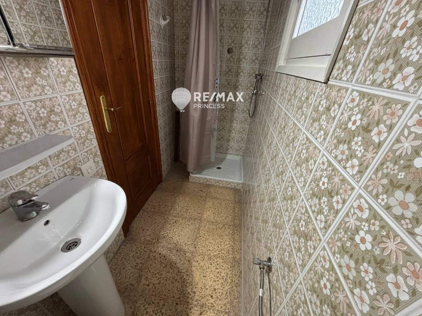 4 bedroom Flat for sale in Alicante / Alacant city with garage - € 229,900 (Ref: 9283114)