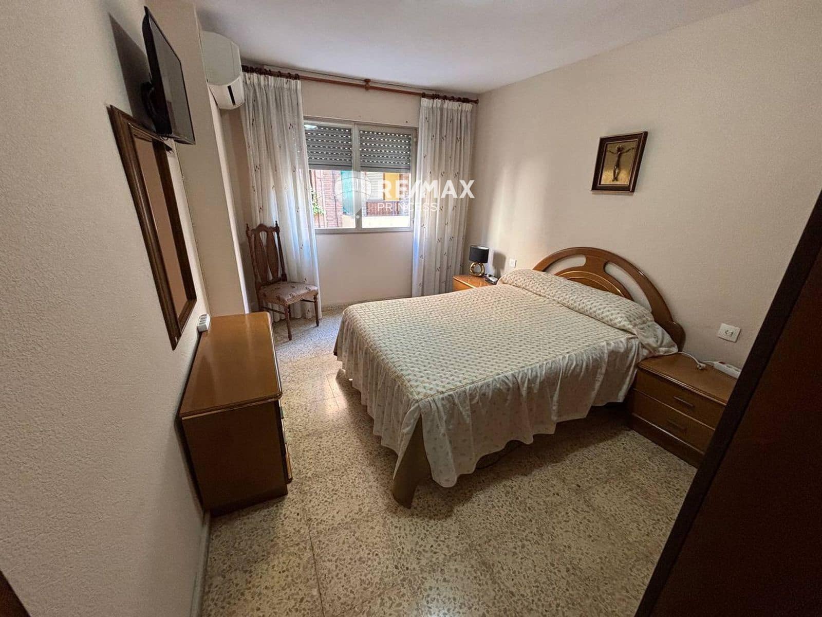 4 bedroom Flat for sale in Alicante / Alacant city with garage - € 229,900 (Ref: 9283114)