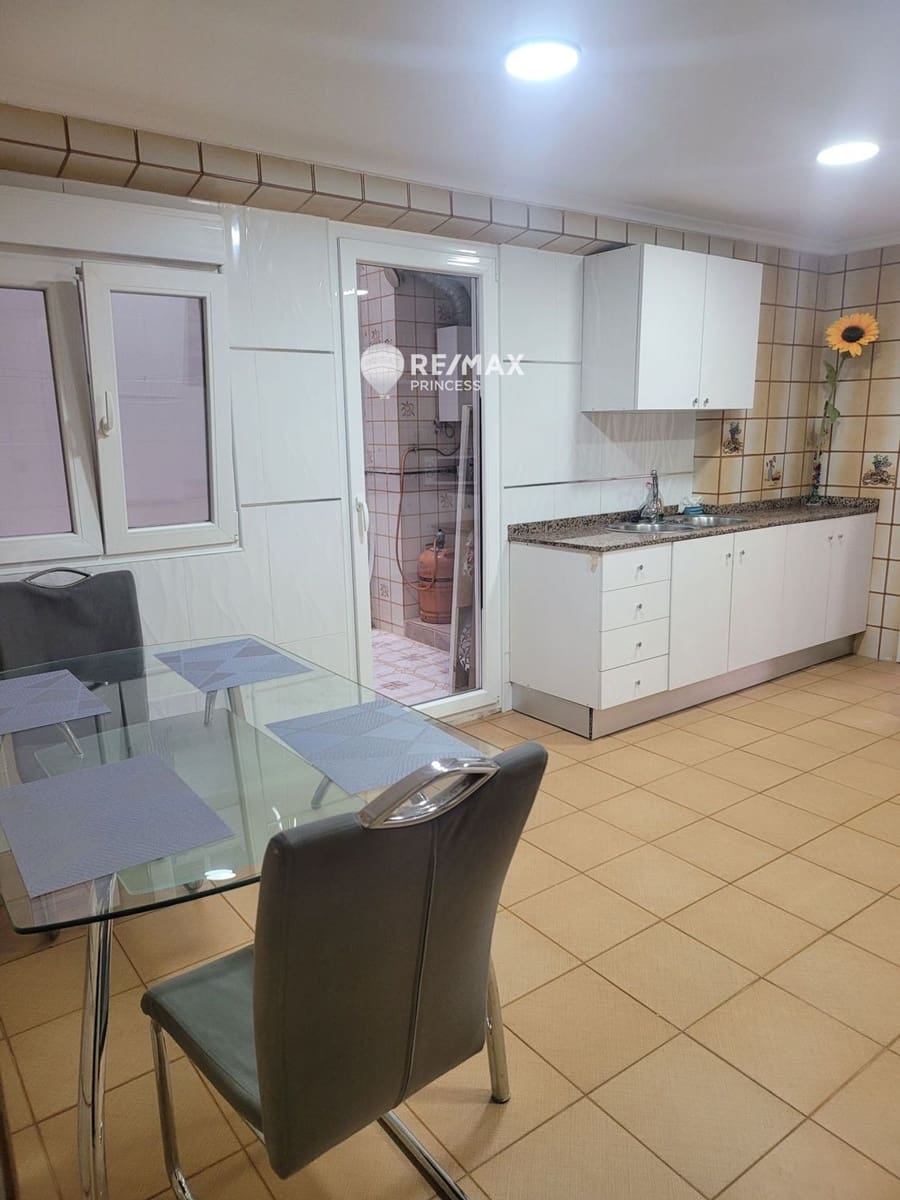 2 soveværelse Lejlighed til salg i Alicante by - € 320.000 (Ref: 9306220)