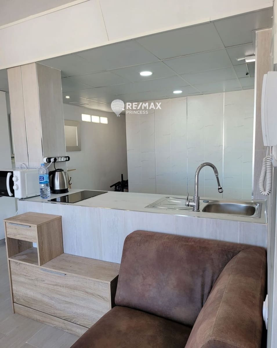 2 soveværelse Lejlighed til salg i Alicante by - € 360.000 (Ref: 9306221)