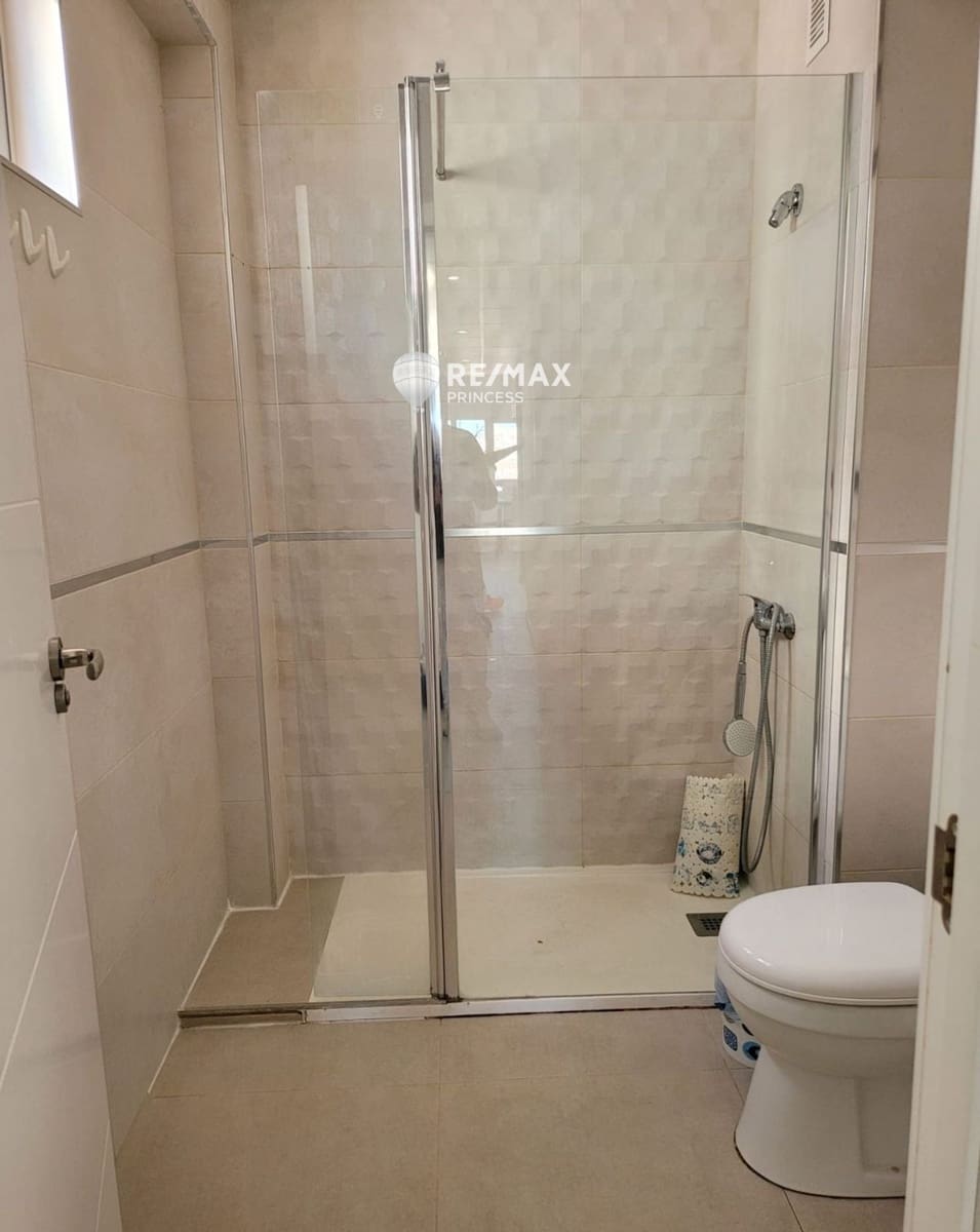 2 soveværelse Lejlighed til salg i Alicante by - € 360.000 (Ref: 9306221)