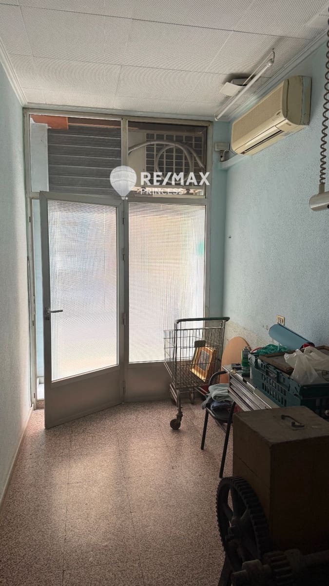 Commercial for sale in Alicante / Alacant city - € 80,000 (Ref: 9306733)