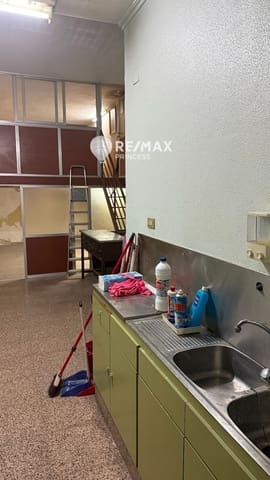 Commercial for sale in Mercado, Alicante / Alacant city - € 80,000 (Ref: 9306733)